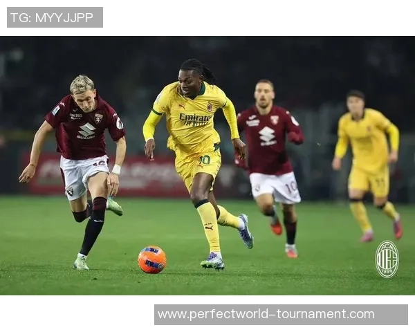 欧联杯精彩对决AC米兰大胜国米帽子戏法点燃全场激情